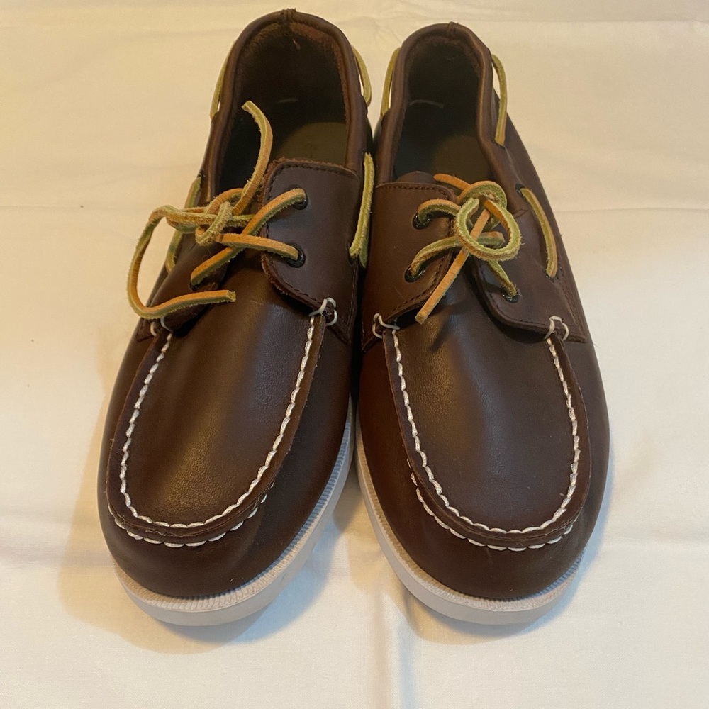 Brand New Boy’s Sperry Topsider brown leather boat shoes size US 7
